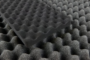 Por que investir em uma espuma acústica para estúdio?