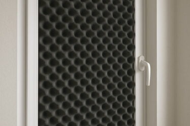 Espuma acústica para janela realmente funciona? Entenda a eficácia na prática